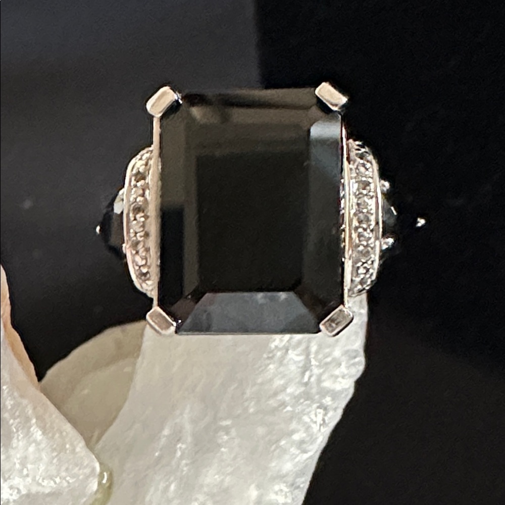 Black spinel & diamond EUC ring. Large center stone w/ diamond side stones